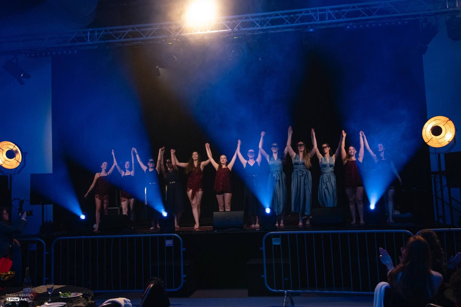 Les danseuses saluent le public
